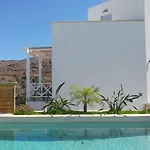 מלון Anemomiloi 3*