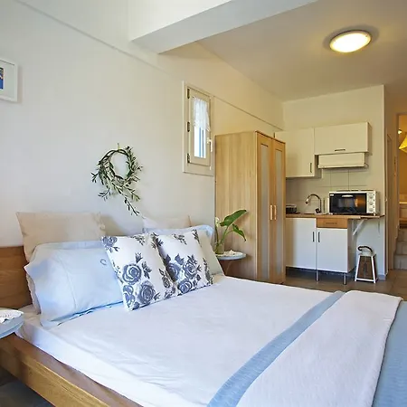 Отель Anemomiloi